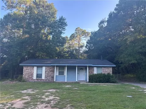 7011 Jamestown Dr, Irvington, AL 36544