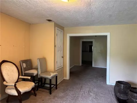 Living - 956 Weinacker Ave, Mobile, AL 36605 photo 3 of 5