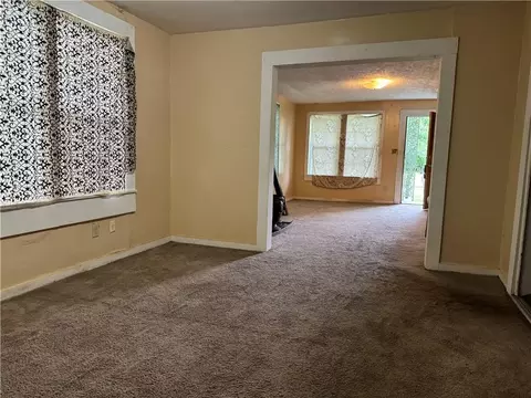 Living - 956 Weinacker Ave, Mobile, AL 36605 photo 4 of 5