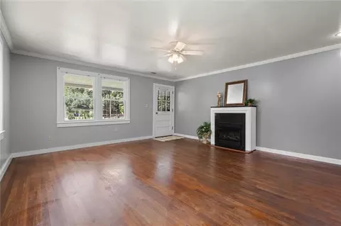 Living - 1501 Terrell Rd, Mobile, AL 36605 photo 2 of 2