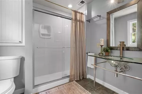 Bath - 1501 Terrell Rd, Mobile, AL 36605 photo 1 of 3