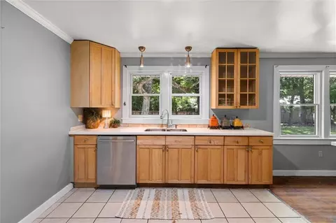 Kitchen - 1501 Terrell Rd, Mobile, AL 36605 photo 3 of 3