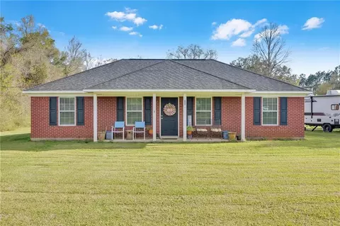 17690 Loxley Woods Ln, Loxley, AL 36551