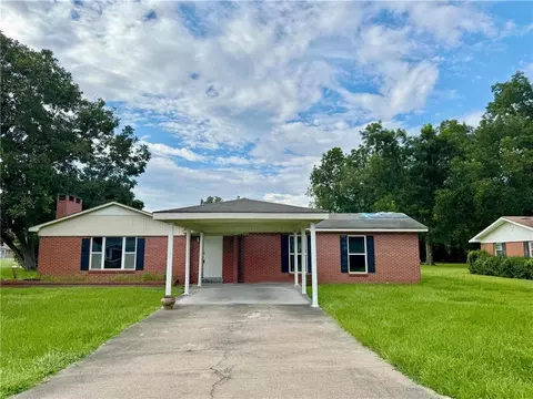 511 4th Ave, Atmore, AL 36502