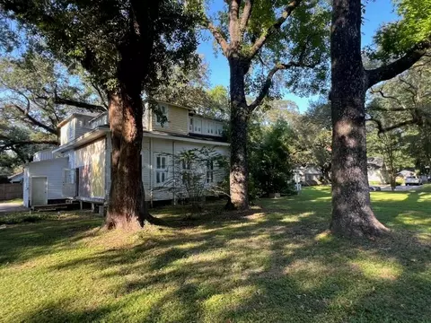 Exterior - 104 Mohawk St, Mobile, AL 36606 photo 4 of 10