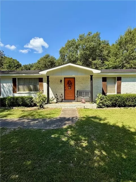 3251 Woodard Dr, Mobile, AL 36618