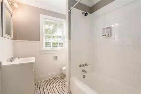 Bath - 17 Mcphillips Ave, Mobile, AL 36604 photo 1 of 1