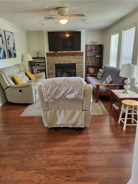 Living - 4323 Downey Dr, Mobile, AL 36619 photo 1 of 1