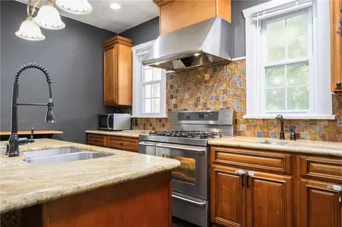 Kitchen - 300 Dexter Ave, Mobile, AL 36604 photo 2 of 2