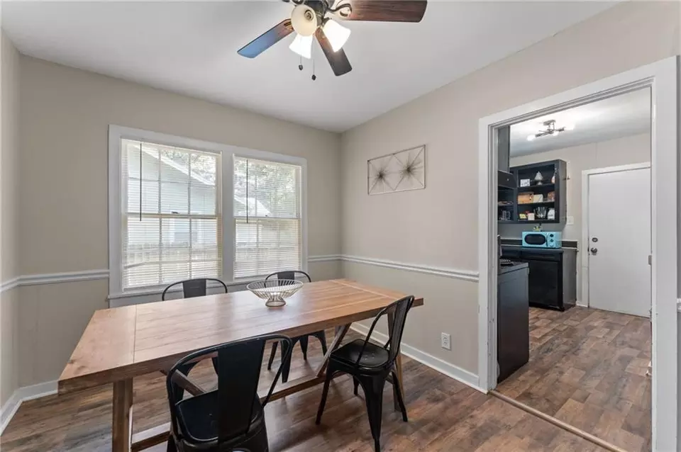 Dining - 2663 Pleasant Valley Rd, Mobile, AL 36606 photo 2 of 2