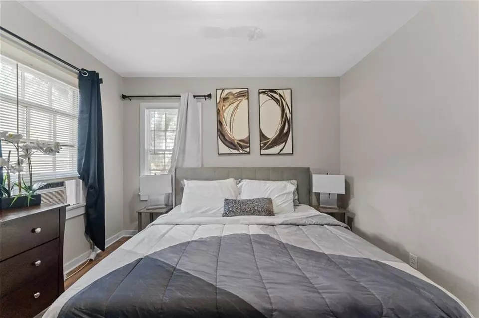 Bedroom - 2663 Pleasant Valley Rd, Mobile, AL 36606 photo 2 of 5