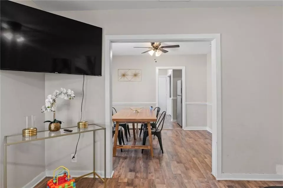 Entry Way - 2663 Pleasant Valley Rd, Mobile, AL 36606 photo 1 of 2
