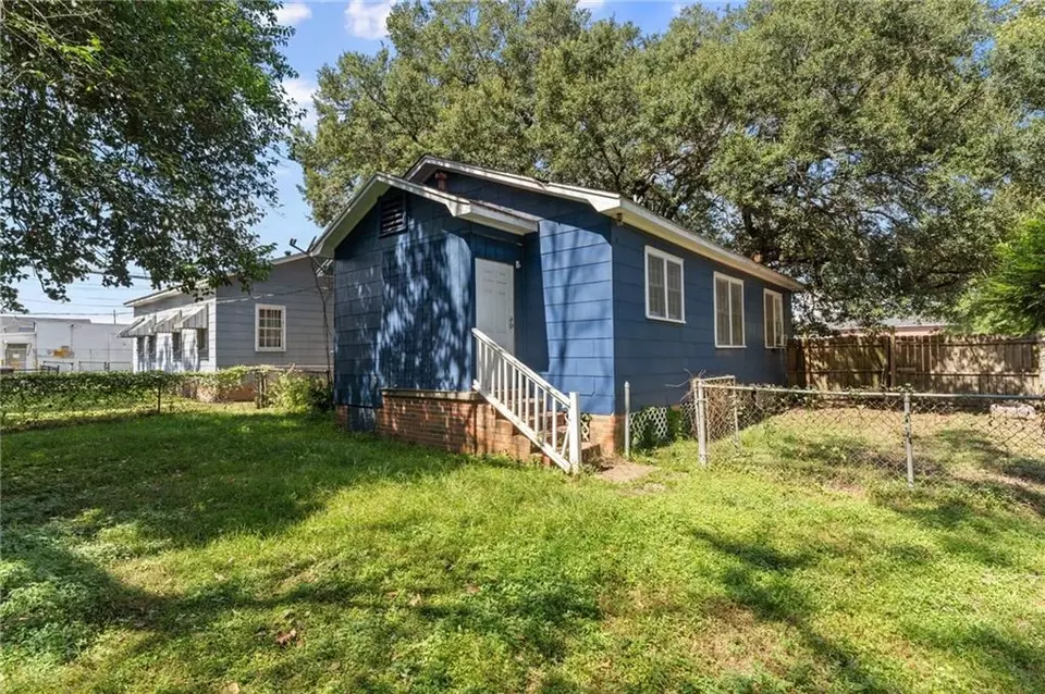 Exterior - 2663 Pleasant Valley Rd, Mobile, AL 36606 photo 3 of 4