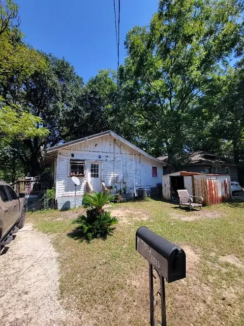 15 Gulf St, Chickasaw, AL 36611