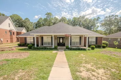 1171 Newbury Ln E, Mobile, AL 36695