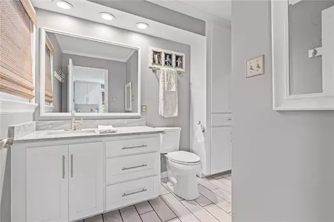 Bath - 1100 Bristol Ct, Mobile, AL 36608 photo 4 of 5