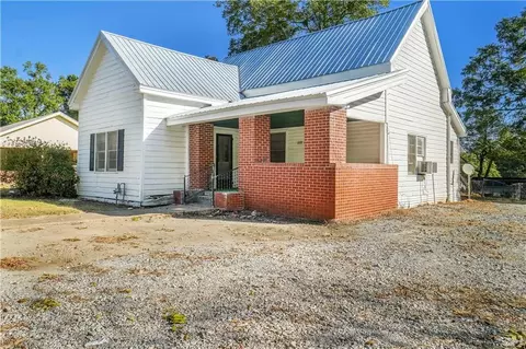 Exterior - 604 8th St N, Clanton, AL 35045 photo 6 of 7