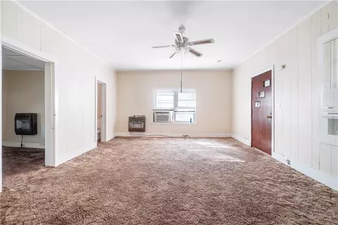 Living - 604 8th St N, Clanton, AL 35045 photo 3 of 5