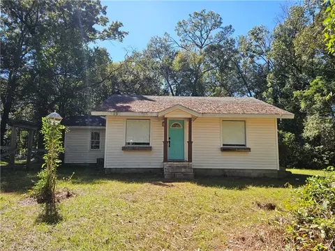1701 Crestwood Dr, Mobile, AL 36618