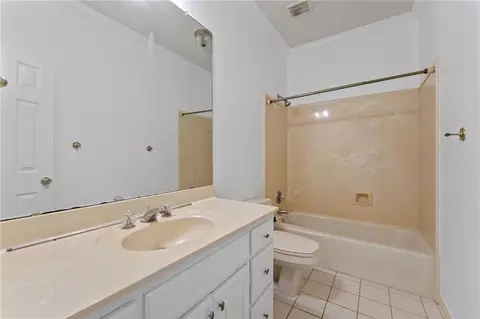 Bath - 3658 Dawes Rd, Mobile, AL 36695 photo 2 of 4