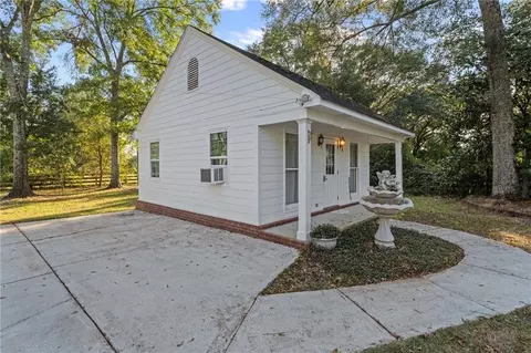 Exterior - 3658 Dawes Rd, Mobile, AL 36695 photo 14 of 17