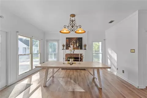 Dining - 3658 Dawes Rd, Mobile, AL 36695 photo 2 of 3