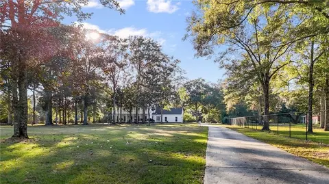 Exterior - 3658 Dawes Rd, Mobile, AL 36695 photo 5 of 17