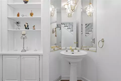 Bath - 3658 Dawes Rd, Mobile, AL 36695 photo 1 of 4