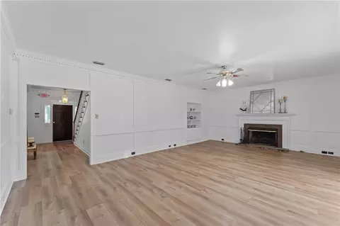 Living - 3658 Dawes Rd, Mobile, AL 36695 photo 4 of 6