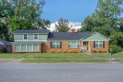 2858 Thornhill Dr, Mobile, AL 36606