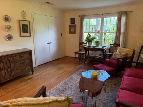 Living - 20 Westminster Way, Mobile, AL 36608 photo 2 of 3