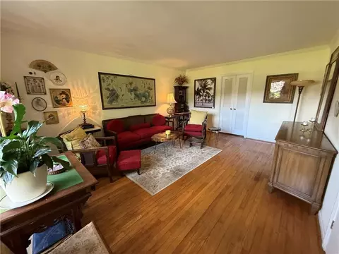 Living - 20 Westminster Way, Mobile, AL 36608 photo 1 of 3