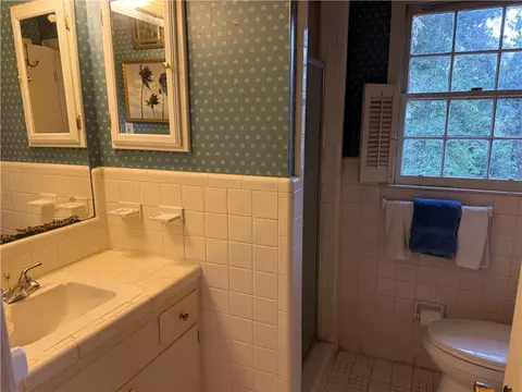 Bath - 20 Westminster Way, Mobile, AL 36608 photo 2 of 3