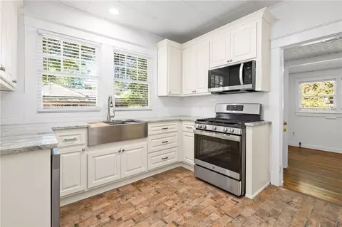 Kitchen - 1958 Myrtle Ave, Mobile, AL 36606 photo 1 of 3
