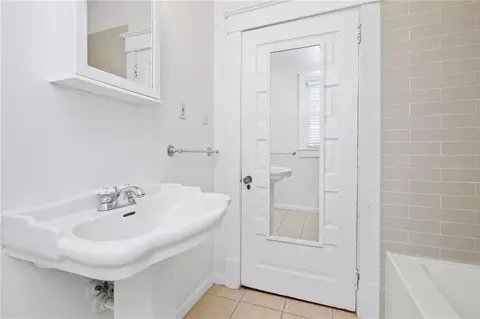 Bath - 1958 Myrtle Ave, Mobile, AL 36606 photo 1 of 5