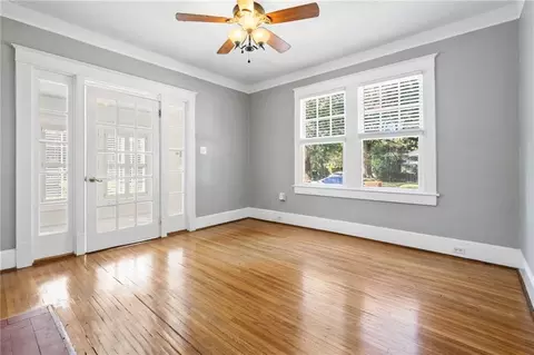 Living - 1958 Myrtle Ave, Mobile, AL 36606 photo 2 of 4
