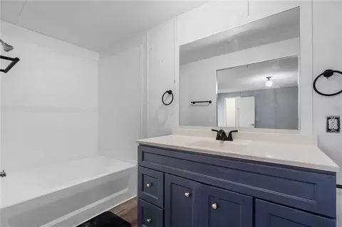 Bath - 843 Bryant St, Mobile, AL 36608 photo 1 of 2