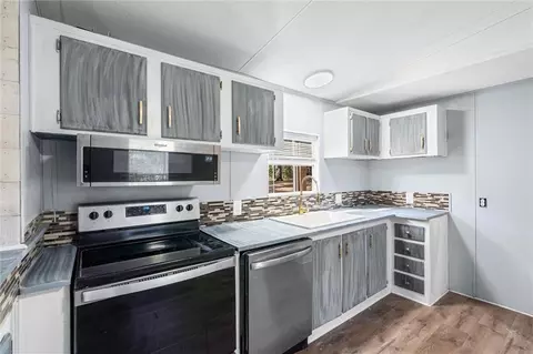 Kitchen - 843 Bryant St, Mobile, AL 36608 photo 2 of 2