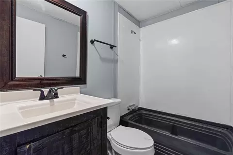 Bath - 843 Bryant St, Mobile, AL 36608 photo 2 of 2