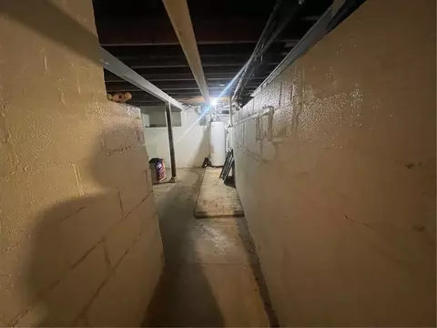 Entry Way - 2950 Riverside Dr, Mobile, AL 36605 photo 2 of 3