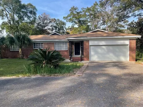 2950 Riverside Dr, Mobile, AL 36605