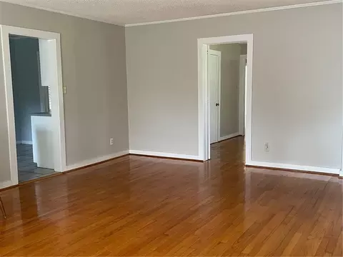 Living - 2950 Riverside Dr, Mobile, AL 36605 photo 4 of 7