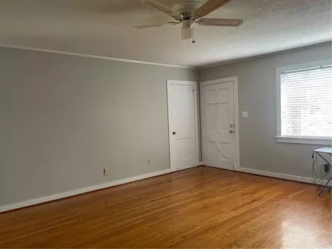 Living - 2950 Riverside Dr, Mobile, AL 36605 photo 3 of 7