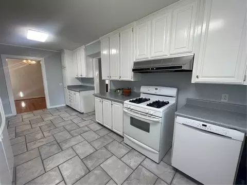 Kitchen - 2950 Riverside Dr, Mobile, AL 36605 photo 1 of 4