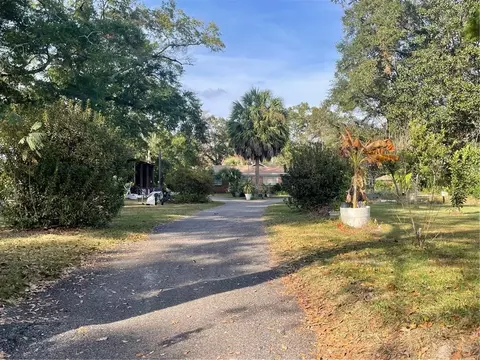 Exterior - 2950 Riverside Dr, Mobile, AL 36605 photo 5 of 10