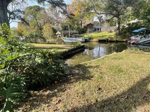 Exterior - 2950 Riverside Dr, Mobile, AL 36605 photo 4 of 10