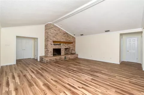 Living - 4082 Dawson Dr, Mobile, AL 36619 photo 3 of 4