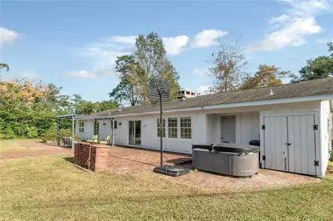 Exterior - 4082 Dawson Dr, Mobile, AL 36619 photo 4 of 8