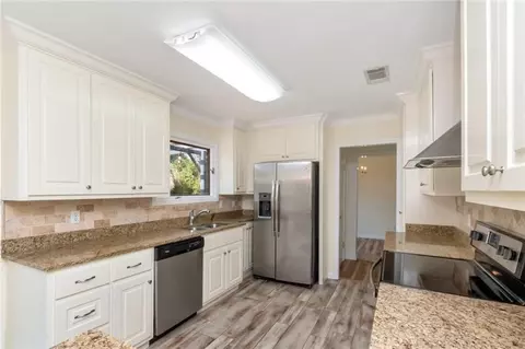Kitchen - 4082 Dawson Dr, Mobile, AL 36619 photo 2 of 3