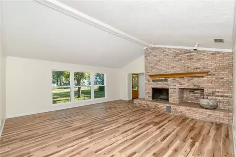 Living - 4082 Dawson Dr, Mobile, AL 36619 photo 2 of 4